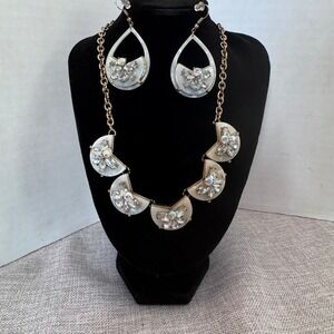 Unsigned Statement Necklace Earrings Set Gold Tone AB Flower Rhinestone Jewelry